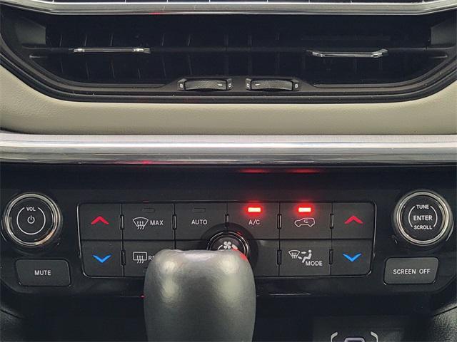 Photo of 2022 Granite Crystal Metallic Clearcoat Jeep Compass