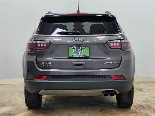Photo of 2022 Granite Crystal Metallic Clearcoat Jeep Compass