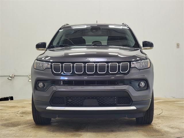 Photo of 2022 Granite Crystal Metallic Clearcoat Jeep Compass