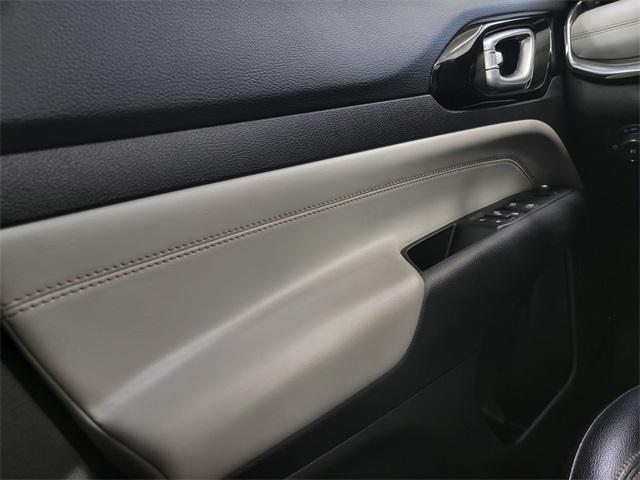 Photo of 2022 Granite Crystal Metallic Clearcoat Jeep Compass