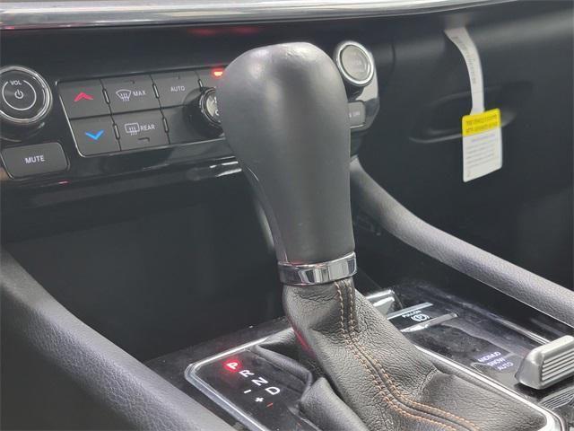 Photo of 2022 Granite Crystal Metallic Clearcoat Jeep Compass