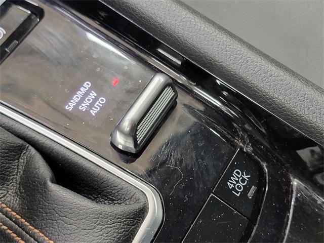 Photo of 2022 Granite Crystal Metallic Clearcoat Jeep Compass