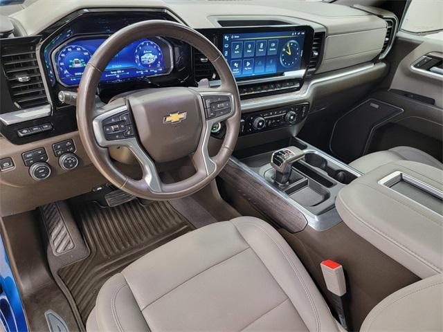 Photo of 2022 Glacier Blue Metallic Chevrolet Silverado 1500