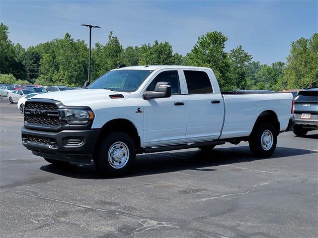 Photo of 2024 Bright White Clearcoat RAM 2500