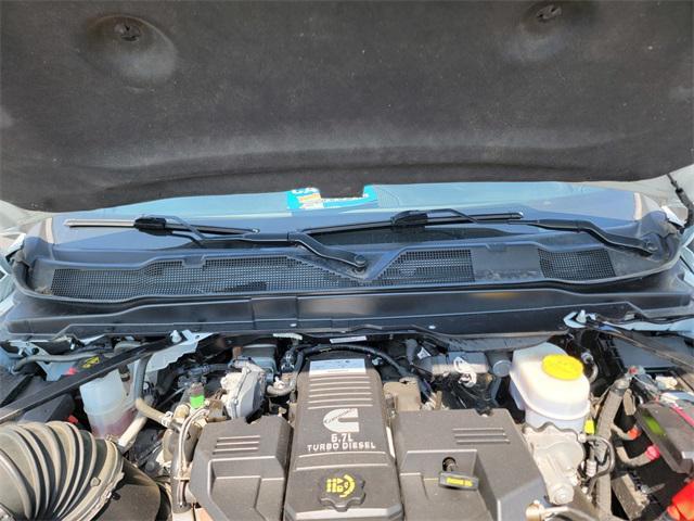 Photo of 2024 Bright White Clearcoat RAM 2500