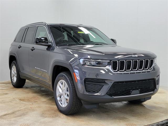 Photo of 2025 Baltic Gray Metallic Clearcoat Jeep Grand Cherokee