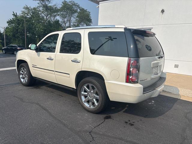 Photo of 2014 White Diamond Tricoat GMC Yukon