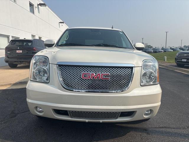 Photo of 2014 White Diamond Tricoat GMC Yukon