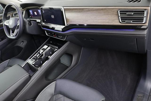 Photo of 2025 Silver Mist Volkswagen Atlas