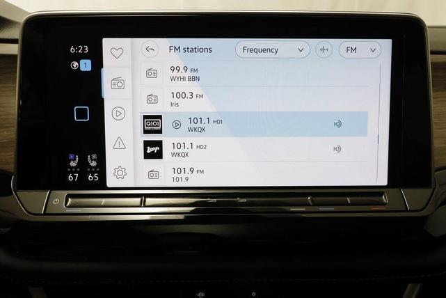 Photo of 2025 Silver Mist Volkswagen Atlas