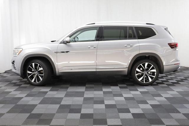 Photo of 2025 Silver Mist Volkswagen Atlas