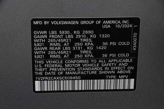 Photo of 2025 Silver Mist Volkswagen Atlas