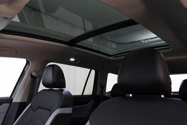 Photo of 2025 Pure Gray Volkswagen Atlas
