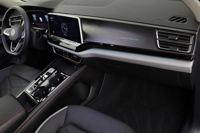 Photo of 2025 Pure Gray Volkswagen Atlas