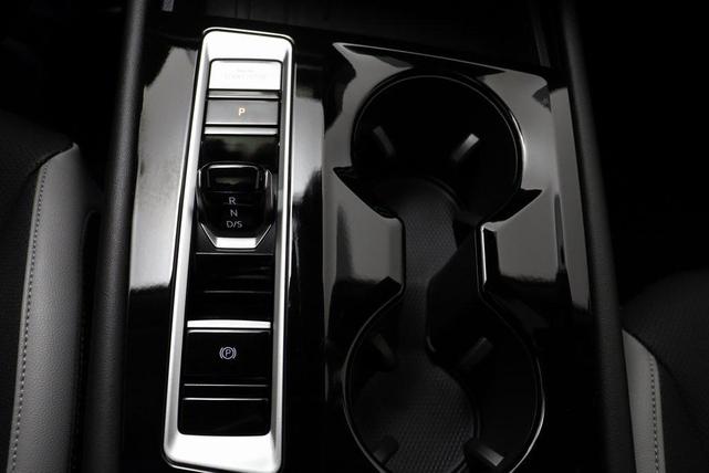 Photo of 2025 Pure Gray Volkswagen Atlas