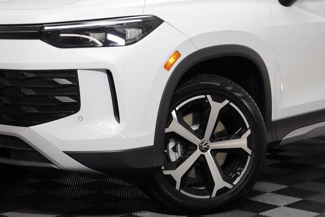 Photo of 2025 Pure White Volkswagen Tiguan