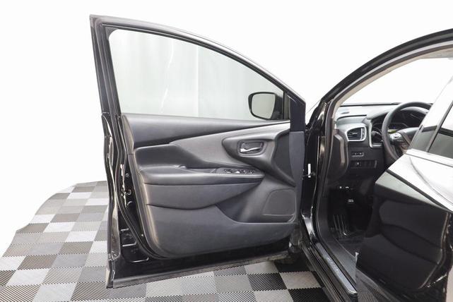 Photo of 2019 Magnetic Black Pearl Nissan Murano