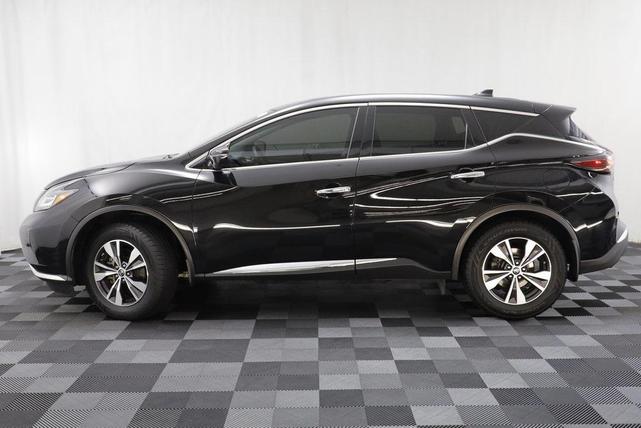 Photo of 2019 Magnetic Black Pearl Nissan Murano