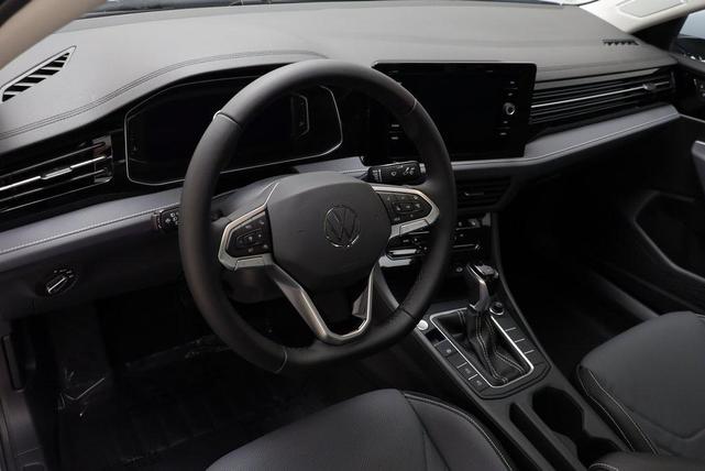 Photo of 2025 Gray Volkswagen Jetta