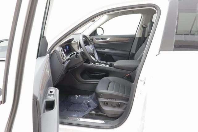 Photo of 2026 Opal White Volkswagen Atlas