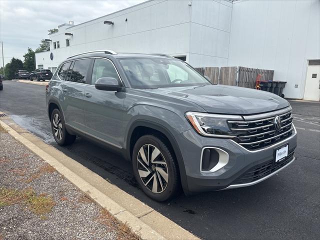 Photo of 2025 Pure Gray Volkswagen Atlas