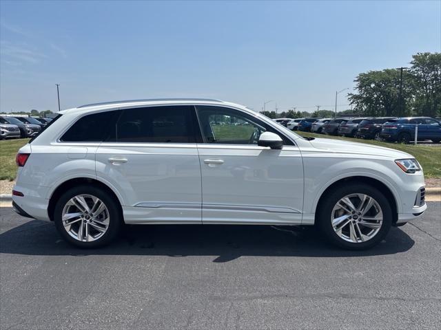 Photo of 2022 Glacier White Metallic Audi Q7