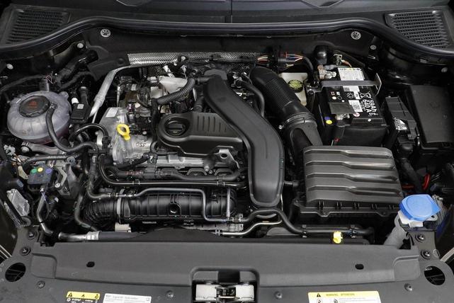 Photo of 2025 Deep Black Volkswagen Taos