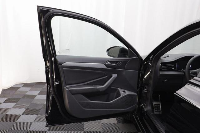 Photo of 2025 Deep Black Volkswagen Jetta