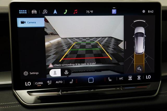 Photo of 2025 Platinum Gray Volkswagen Tiguan