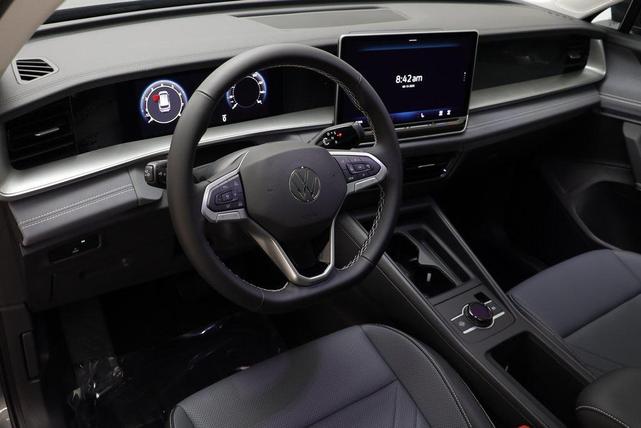 Photo of 2025 Platinum Gray Volkswagen Tiguan