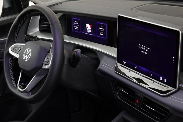Photo of 2025 Platinum Gray Volkswagen Tiguan