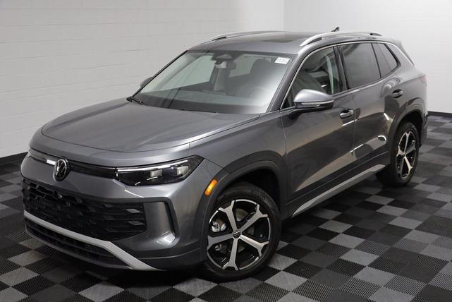 Photo of 2025 Platinum Gray Volkswagen Tiguan