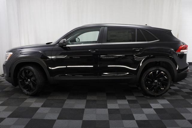 Photo of 2025 Deep Black Volkswagen Atlas Cross Sport