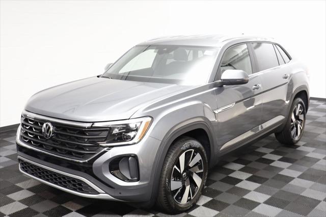 Photo of 2025 Platinum Gray Volkswagen Atlas Cross Sport