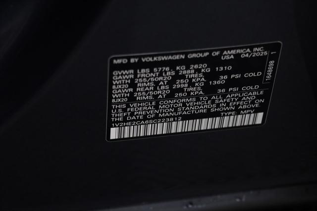 Photo of 2025 Platinum Gray Volkswagen Atlas Cross Sport
