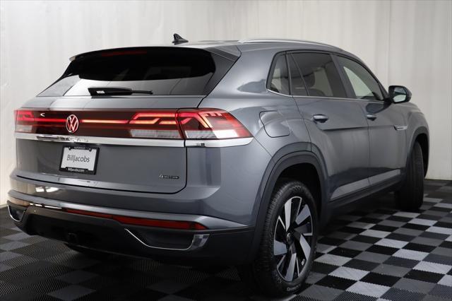 Photo of 2025 Platinum Gray Volkswagen Atlas Cross Sport