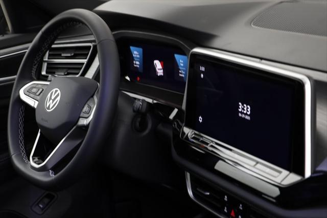 Photo of 2025 Platinum Gray Volkswagen Atlas Cross Sport