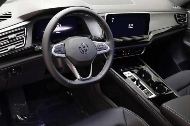 Photo of 2025 Platinum Gray Volkswagen Atlas Cross Sport