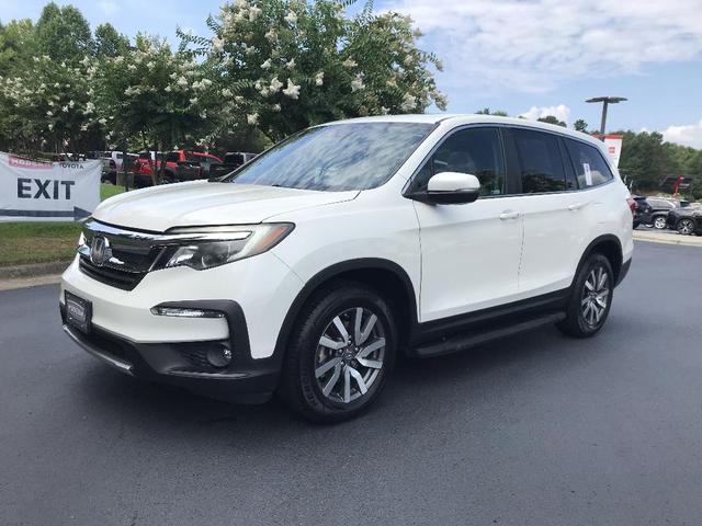 Photo of 2019 White Honda Pilot