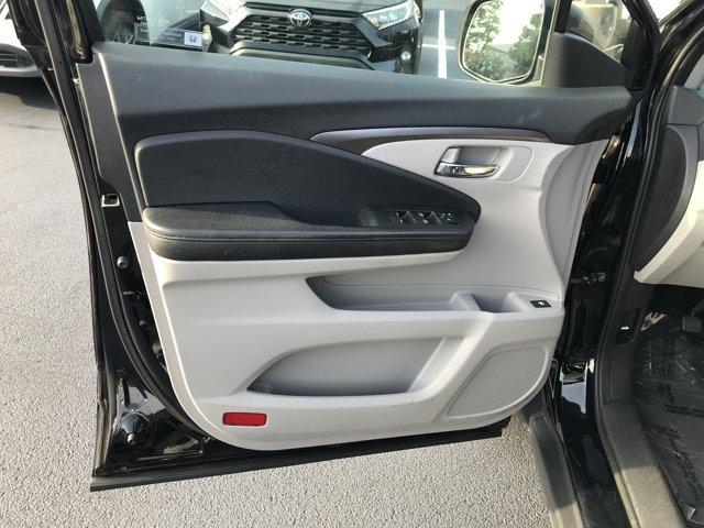 Photo of 2017 Black Honda Pilot
