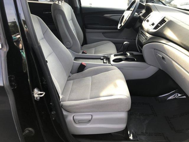 Photo of 2017 Black Honda Pilot