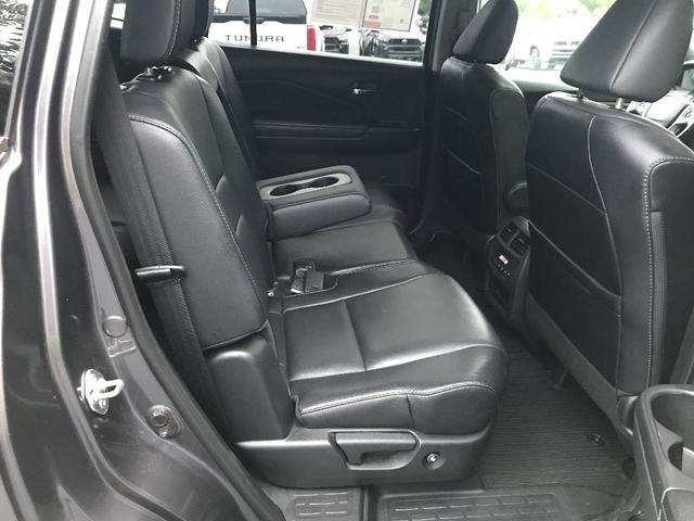 Photo of 2018 Gray Honda Pilot