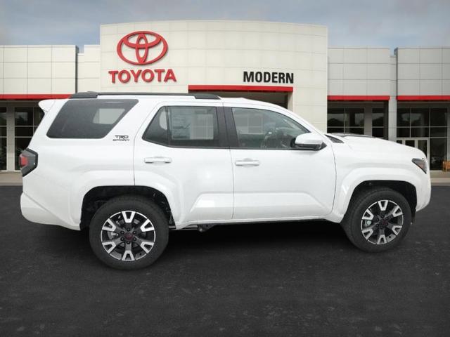 Photo of 2025 White Toyota 4Runner