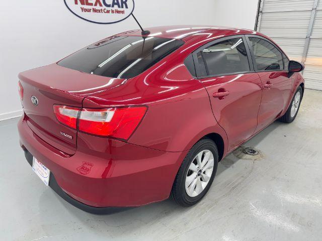 Photo of 2016 Red Kia Rio