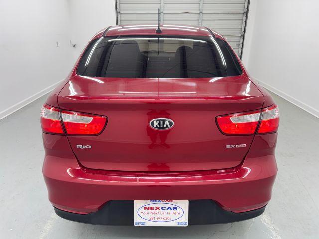 Photo of 2016 Red Kia Rio