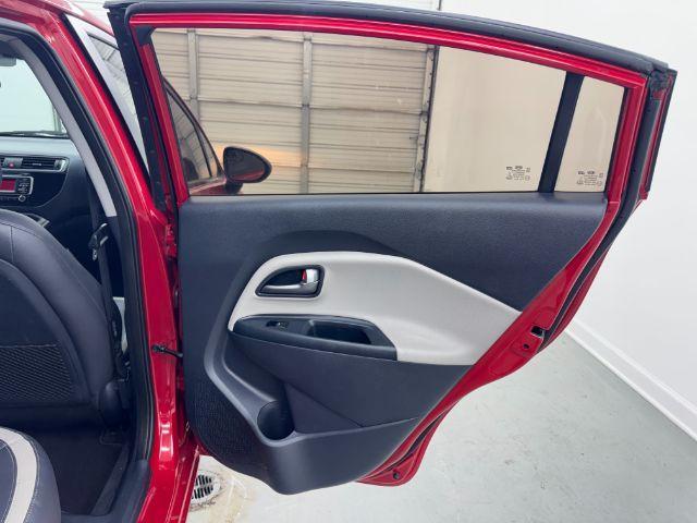 Photo of 2016 Red Kia Rio