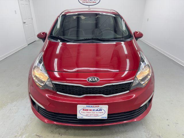 Photo of 2016 Red Kia Rio