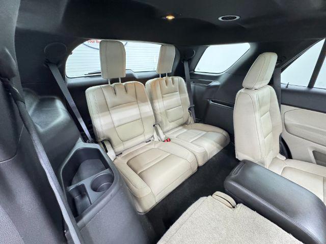 Photo of 2015 Red Ford Explorer