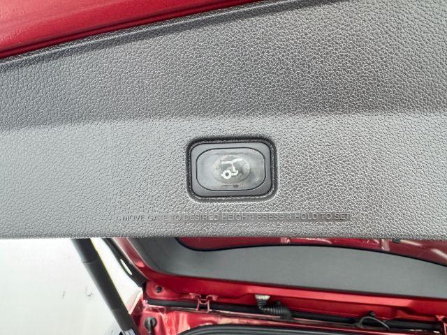 Photo of 2015 Red Ford Explorer