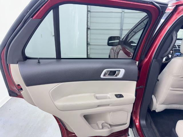 Photo of 2015 Red Ford Explorer